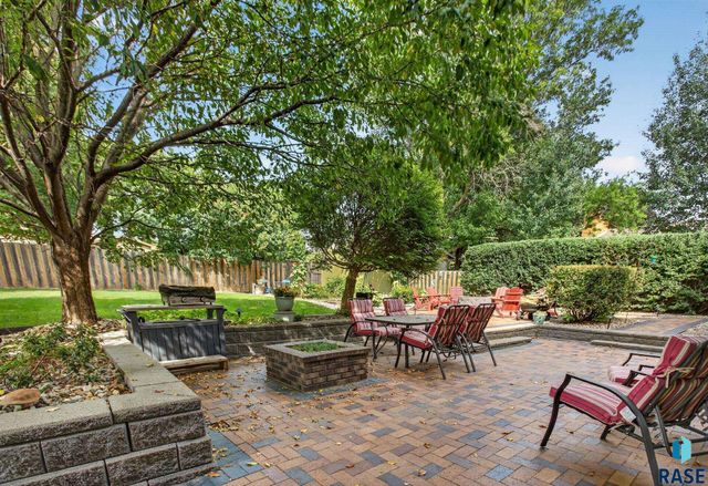 708 E Alder Ln Lane, Sioux Falls, SD 57105