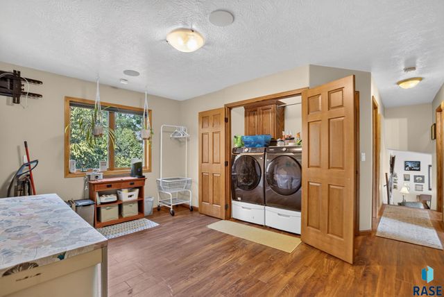 708 E Alder Ln Lane, Sioux Falls, SD 57105