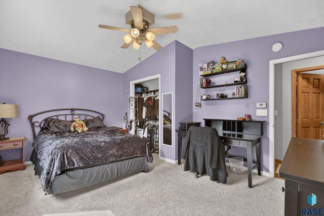 708 E Alder Ln Lane, Sioux Falls, SD 57105