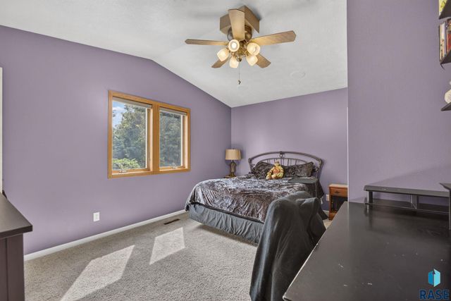 708 E Alder Ln Lane, Sioux Falls, SD 57105