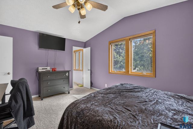 708 E Alder Ln Lane, Sioux Falls, SD 57105