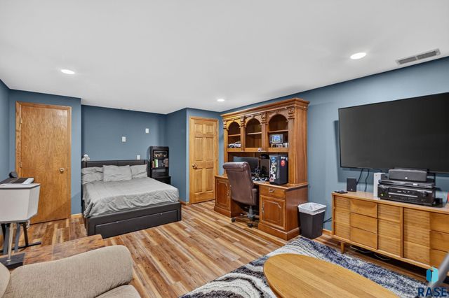 708 E Alder Ln Lane, Sioux Falls, SD 57105