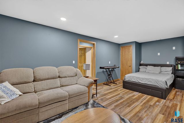 708 E Alder Ln Lane, Sioux Falls, SD 57105