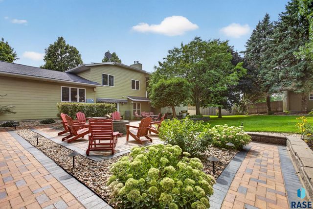 708 E Alder Ln Lane, Sioux Falls, SD 57105