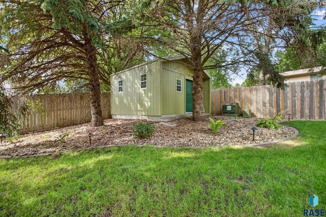 708 E Alder Ln Lane, Sioux Falls, SD 57105