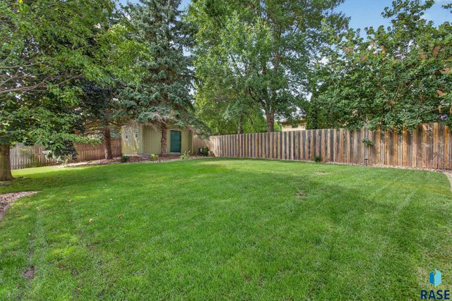 708 E Alder Ln Lane, Sioux Falls, SD 57105