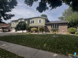 708 E Alder Ln Lane, Sioux Falls, SD 57105