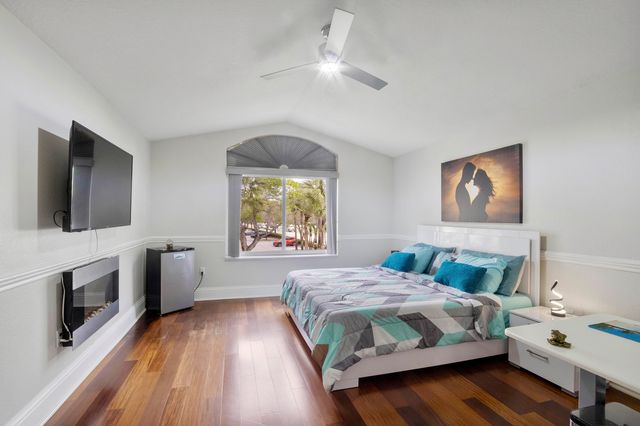 11601 NW 13th Manor, Coral Springs, FL 33071