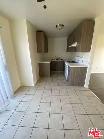 7756 Laurel Canyon Boulevard 13, Los Angeles, CA 91605