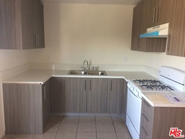 7756 Laurel Canyon Boulevard 13, Los Angeles, CA 91605