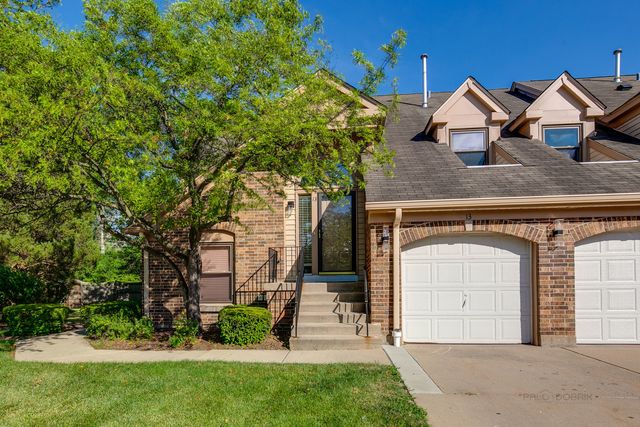 13 Willow Parkway, Buffalo Grove, IL 60089