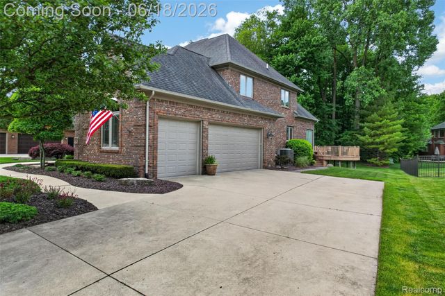 34380 Dante Drive, Chesterfield Township, MI 48047