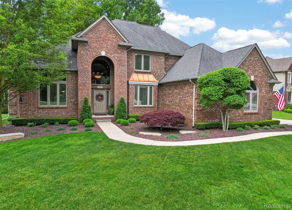 34380 Dante Drive, Chesterfield Township, MI 48047