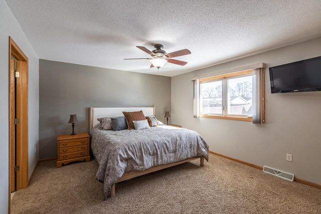 315 Cypress Circle LANE, Holmen, WI 54636