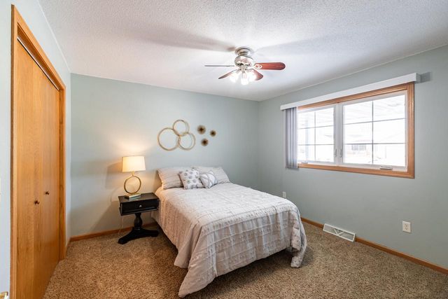 315 Cypress Circle LANE, Holmen, WI 54636