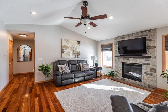 315 Cypress Circle LANE, Holmen, WI 54636