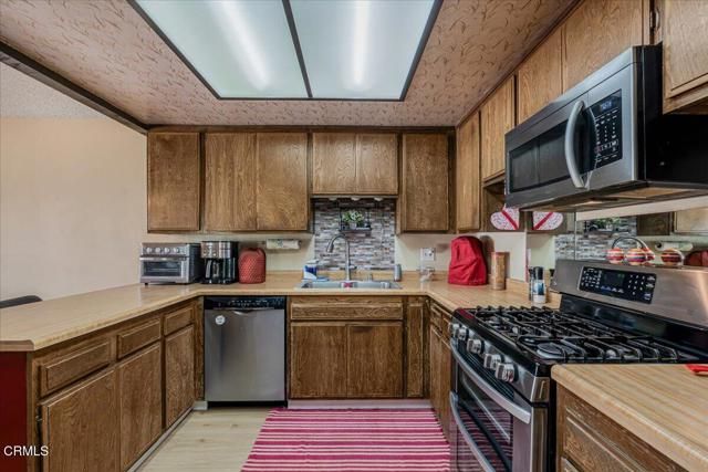 550 Holly Avenue, Oxnard, CA 93036