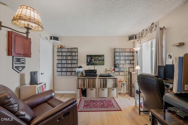 550 Holly Avenue, Oxnard, CA 93036