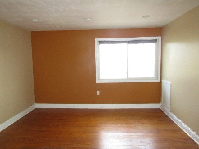 71 Barry St, Allentown, PA 15203