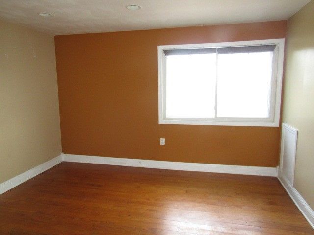 71 Barry St, Allentown, PA 15203