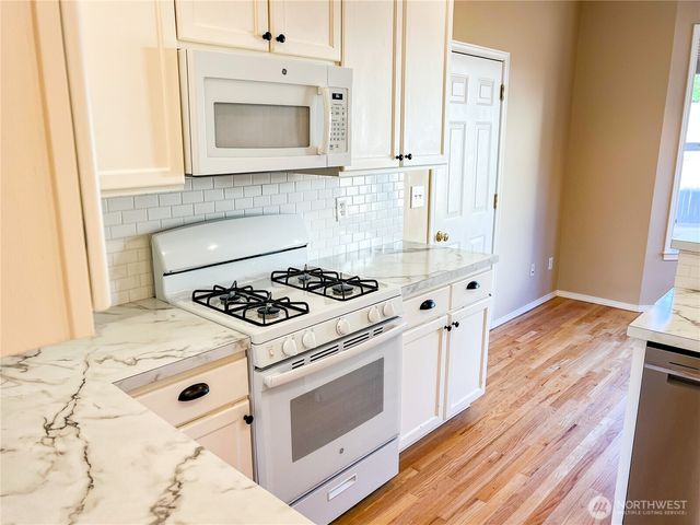 1257 Cameo Court NE, Poulsbo, WA 98370