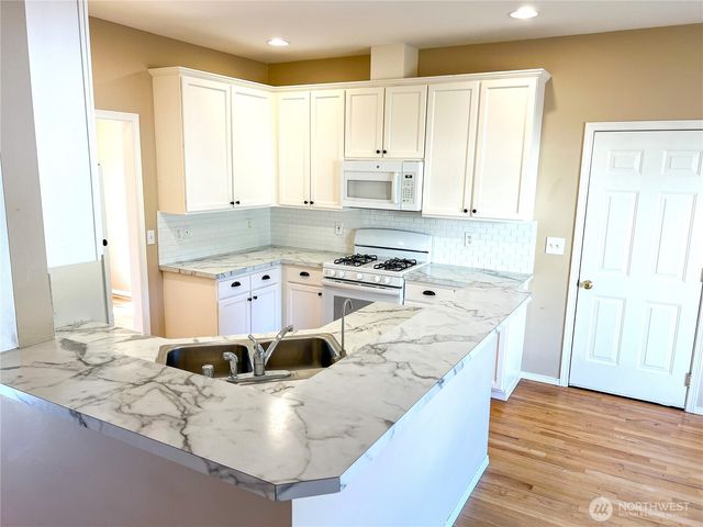 1257 Cameo Court NE, Poulsbo, WA 98370