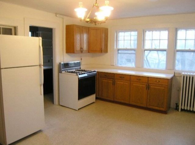 31 Lantern Lane, Wellesley, MA 02481