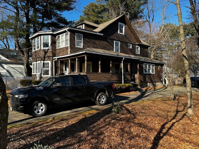 31 Lantern Lane, Wellesley, MA 02481