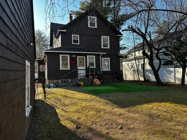 31 Lantern Lane, Wellesley, MA 02481