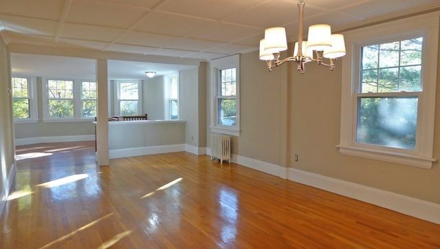 31 Lantern Lane, Wellesley, MA 02481