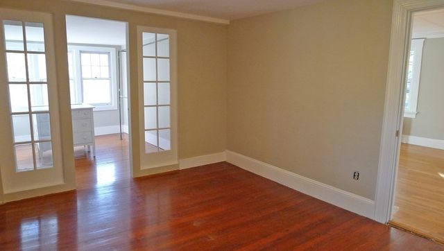 31 Lantern Lane, Wellesley, MA 02481