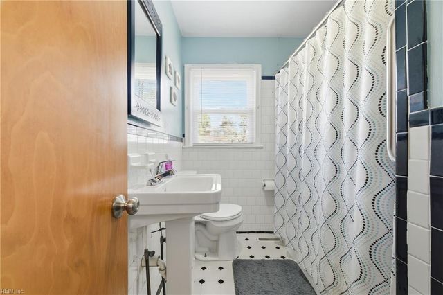 9 Gay DR, Newport News, VA 23606