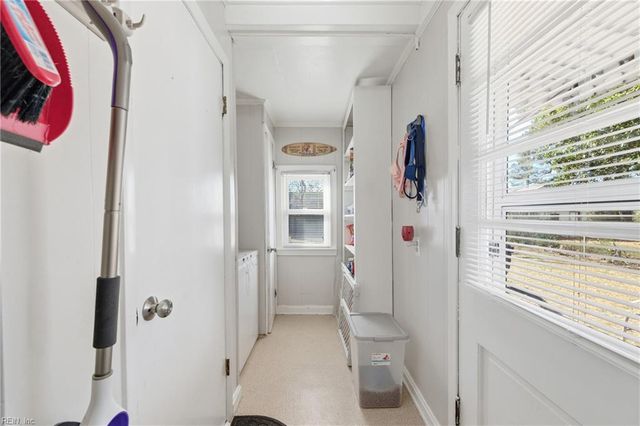 9 Gay DR, Newport News, VA 23606