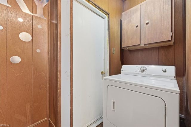 9 Gay DR, Newport News, VA 23606