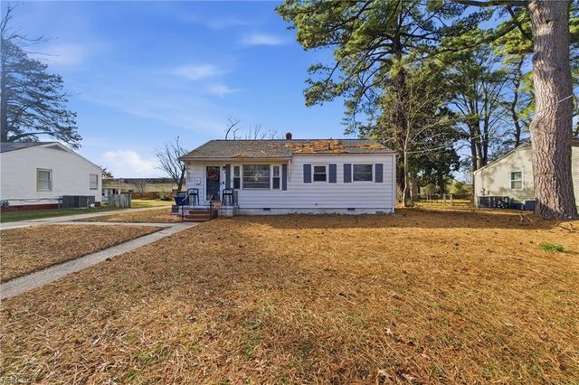 9 Gay DR, Newport News, VA 23606