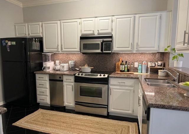 2111 Welch Street B101, Houston, TX 77019