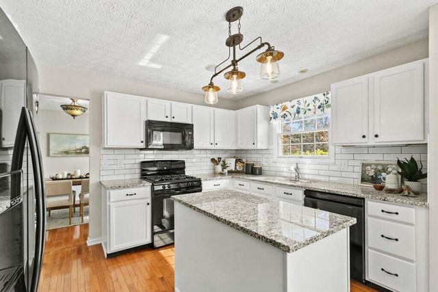 3172 Goodman Meadows Drive, Hilliard, OH 43026