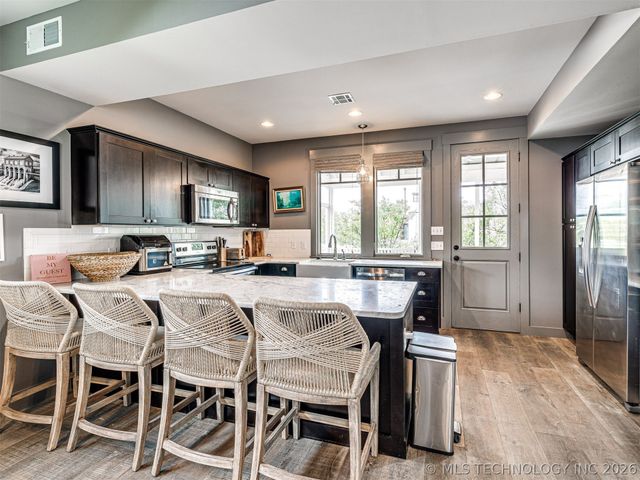 29 Boardwalk Street D, Carlton Landing, OK 74432