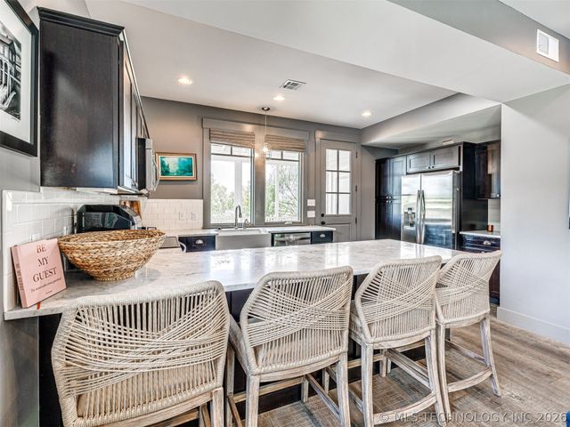 29 Boardwalk Street D, Carlton Landing, OK 74432