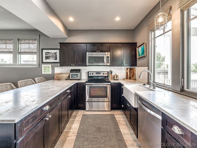 29 Boardwalk Street D, Carlton Landing, OK 74432