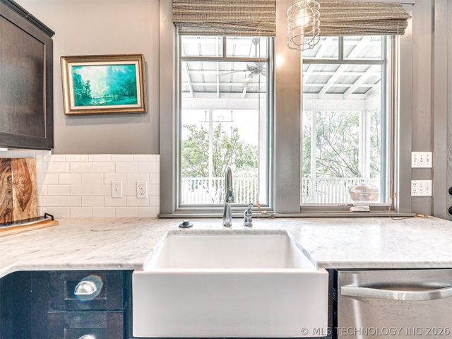 29 Boardwalk Street D, Carlton Landing, OK 74432