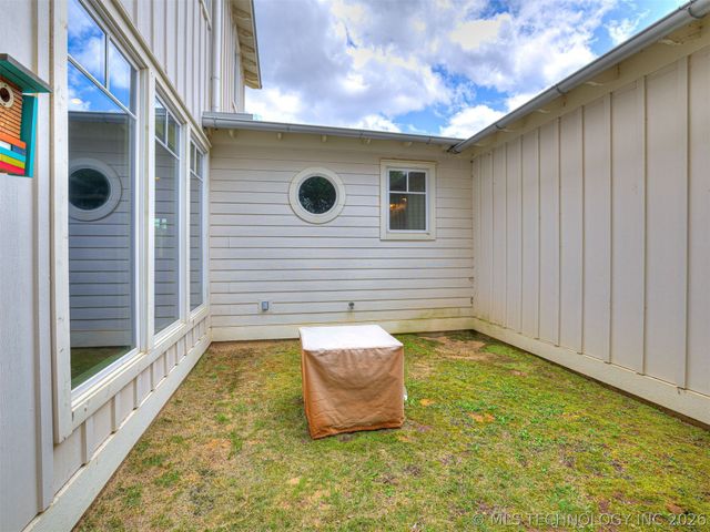 29 Boardwalk Street D, Carlton Landing, OK 74432