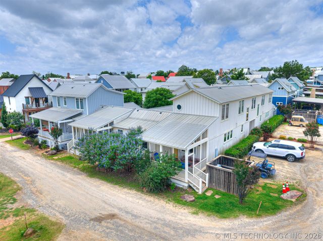 29 Boardwalk Street D, Carlton Landing, OK 74432