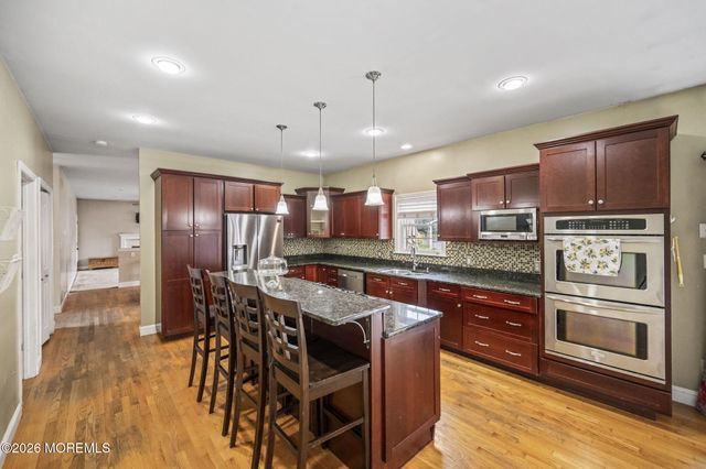528 Vanderbilt Avenue, Bayville, NJ 08721