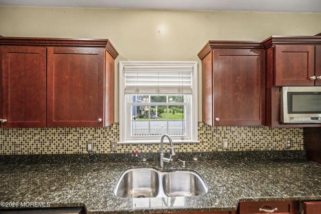 528 Vanderbilt Avenue, Bayville, NJ 08721