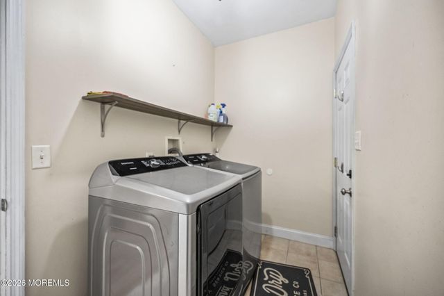 528 Vanderbilt Avenue, Bayville, NJ 08721