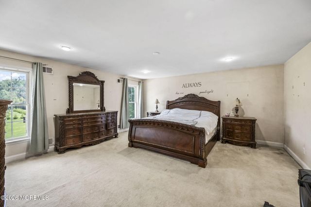 528 Vanderbilt Avenue, Bayville, NJ 08721