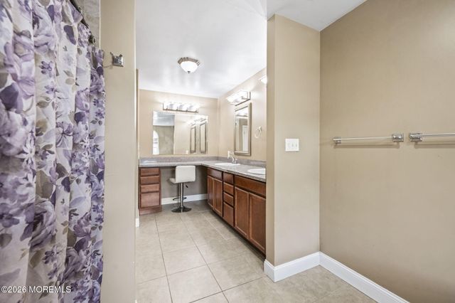 528 Vanderbilt Avenue, Bayville, NJ 08721