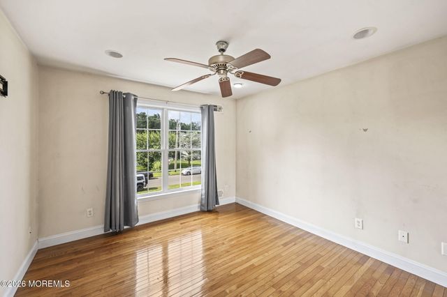 528 Vanderbilt Avenue, Bayville, NJ 08721