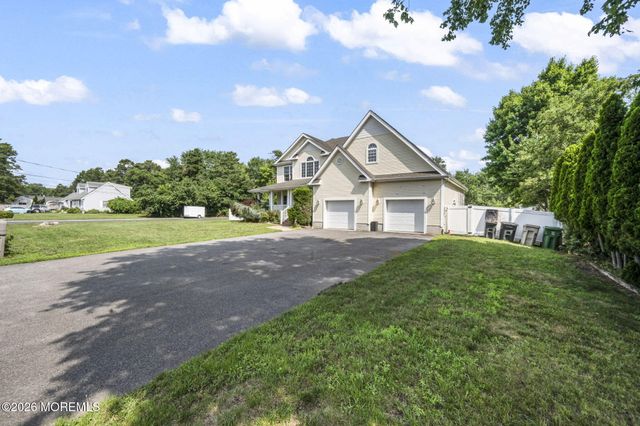 528 Vanderbilt Avenue, Bayville, NJ 08721